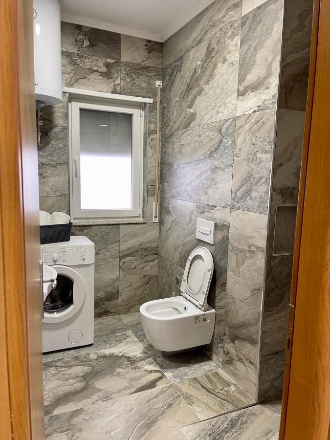 Sol Lux Apartments 1St Floor Dıraç Dış mekan fotoğraf